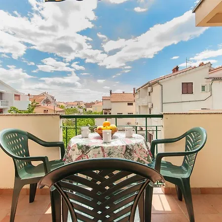 アパート Davorka ザダル